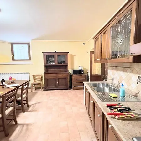 וילה Detached Centrally Located - Car Unnecessary - Wifi - Sleeps 10 *