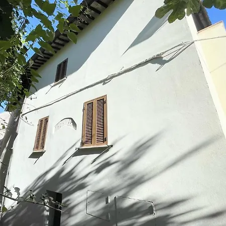 Detached Centrally Located - Car Unnecessary - Wifi - Sleeps 10 וילה *