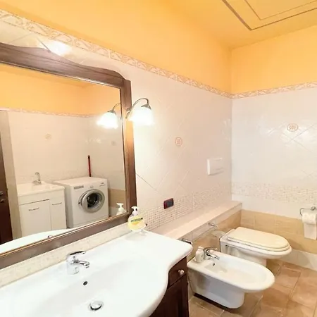 Detached Centrally Located - Car Unnecessary - Wifi - Sleeps 10 וילה ספולטו