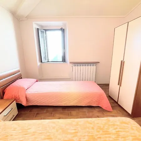 Detached Centrally Located - Car Unnecessary - Wifi - Sleeps 10 וילה *