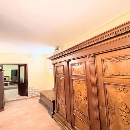 Detached Centrally Located - Car Unnecessary - Wifi - Sleeps 10 ספולטו